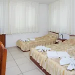 Gloria House Penzion 2*