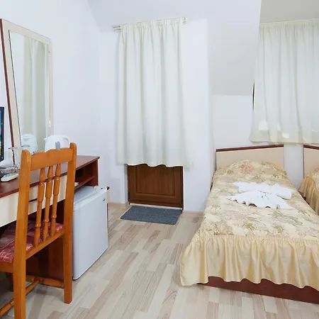 Gloria House 2*