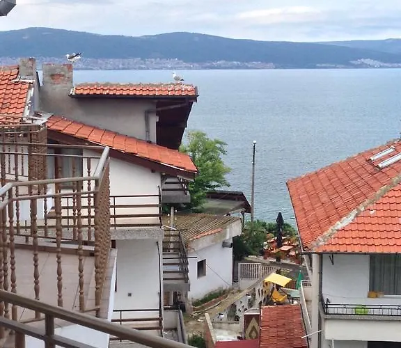 Gloria House 招待所 内塞伯尔