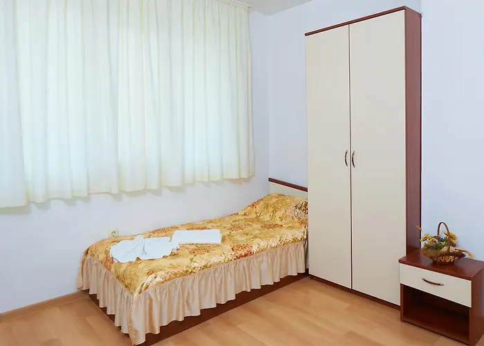 Gloria House 招待所 内塞伯尔