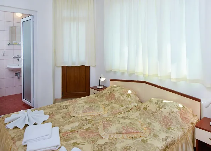 招待所 Gloria House 2*